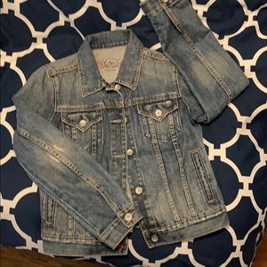 Gap women’s denim jacket. Like new!